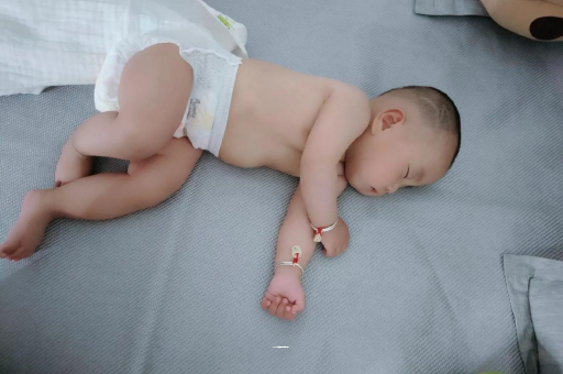 通化3个月宝宝怎么抱